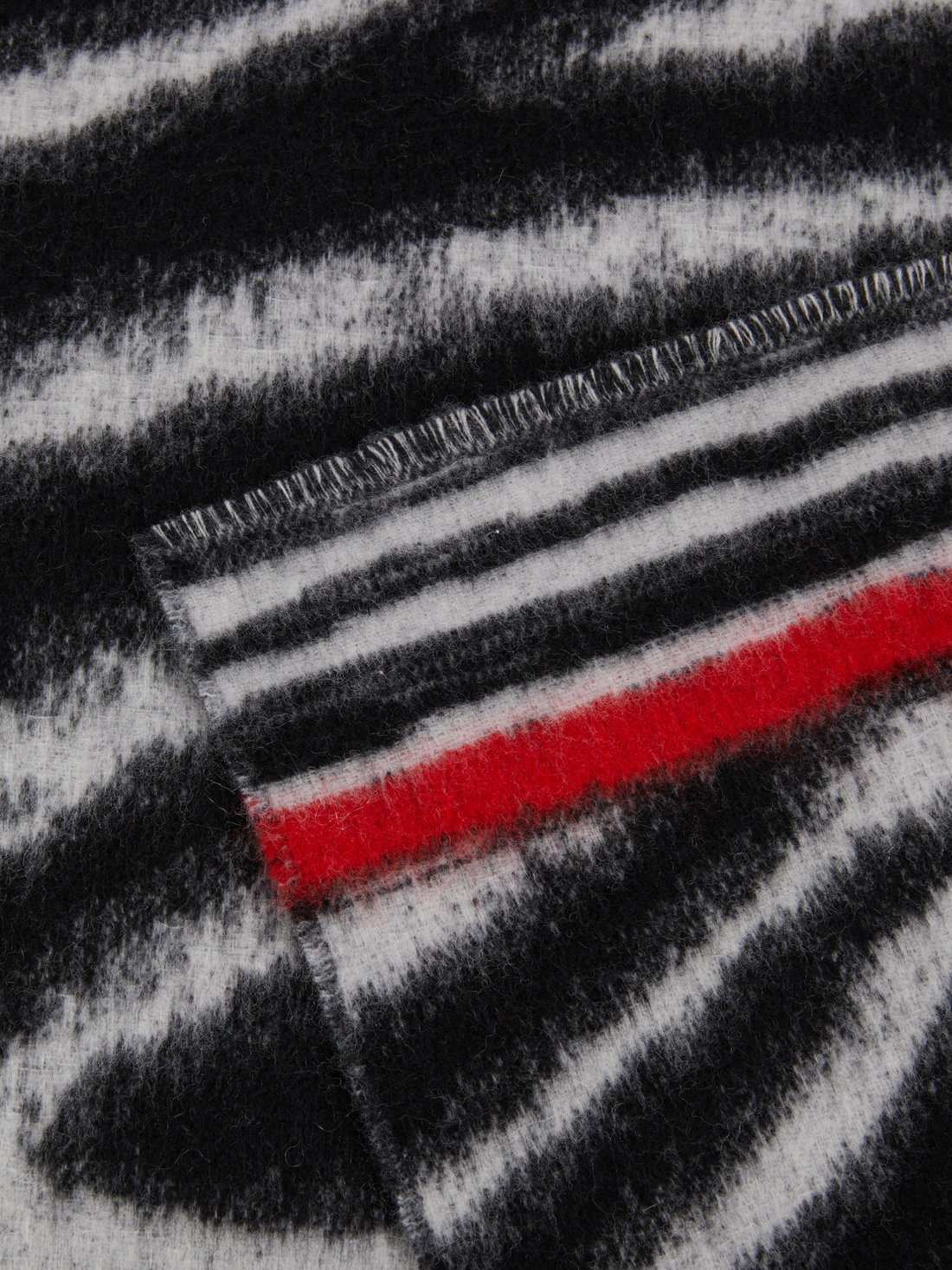 Cleopatra 130x190 cm plaid blanket in animalier wool, Black & White - 8051575843372 - 2