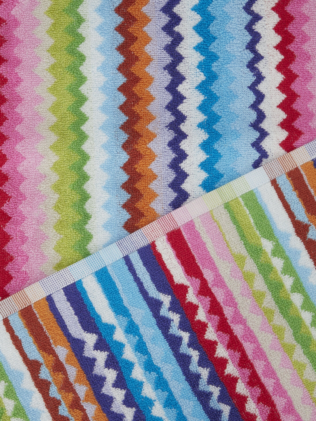 2 Piece Set of Zig Zag Cotton Terry Riverbero Bath Towels, Pink & Multicoloured - 8053147122342 - 2
