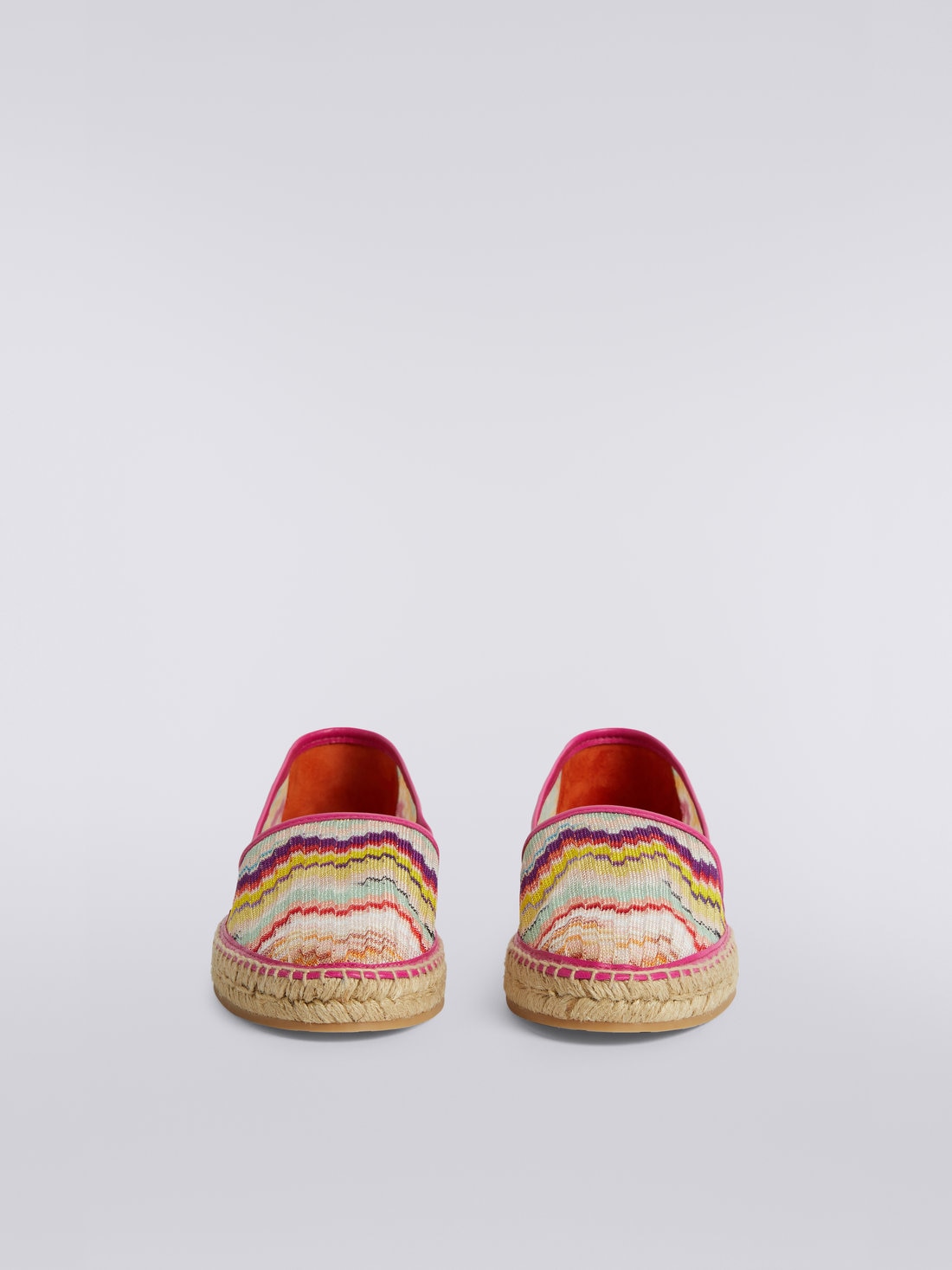 Flache Espadrilles aus Stoff mit Zickzackmuster und geknüpfter Sohle, Mehrfarbig  - AC23SY02BR00JISM8LL - 2