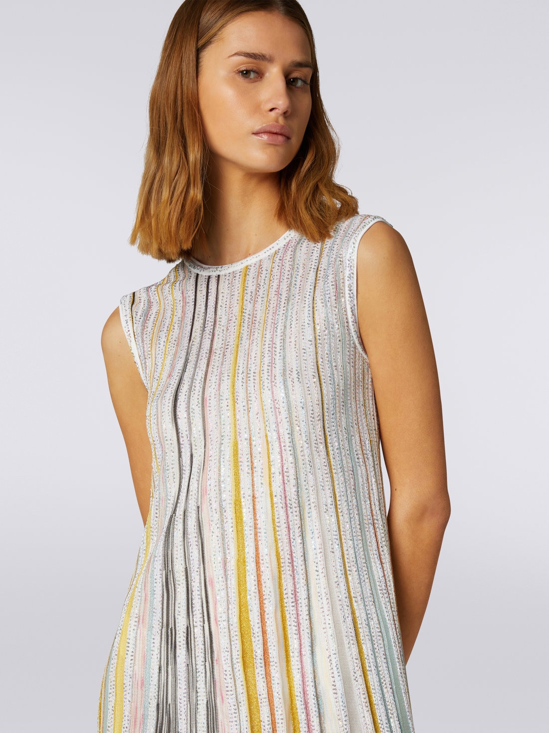 Pleated sleeveless mini-dress with sequins, White & Multicoloured   - DS23SG2FBK023RS0178 - 4