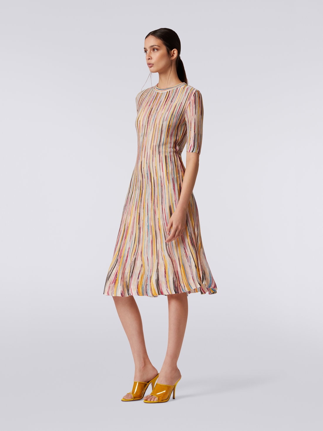 Vestido longuette en mezcla de viscosa flameada, Multicolor  - DS23SG43BK020GSM8NG - 2