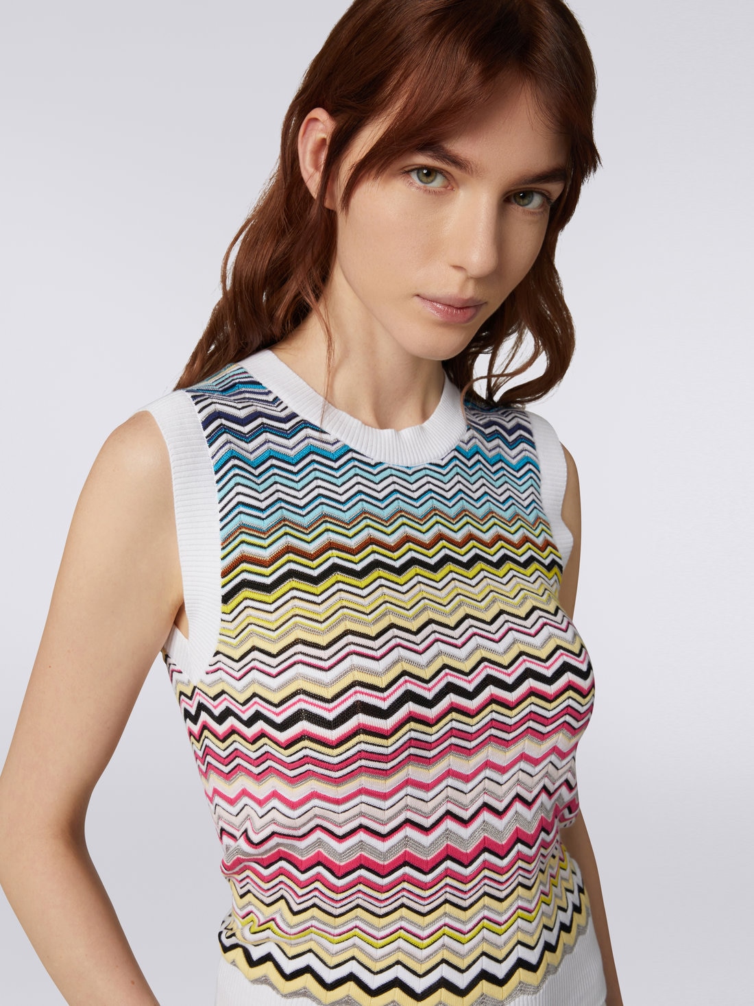 Camiseta sin mangas de algodón y viscosa zigzag degradado, Multicolor  - DS23SK0XBK022HSM8N6 - 4