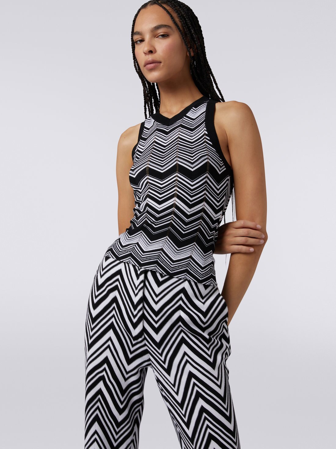 Viscose blend sleeveless top, Black & White - DS23SK39BK025WS018K - 4