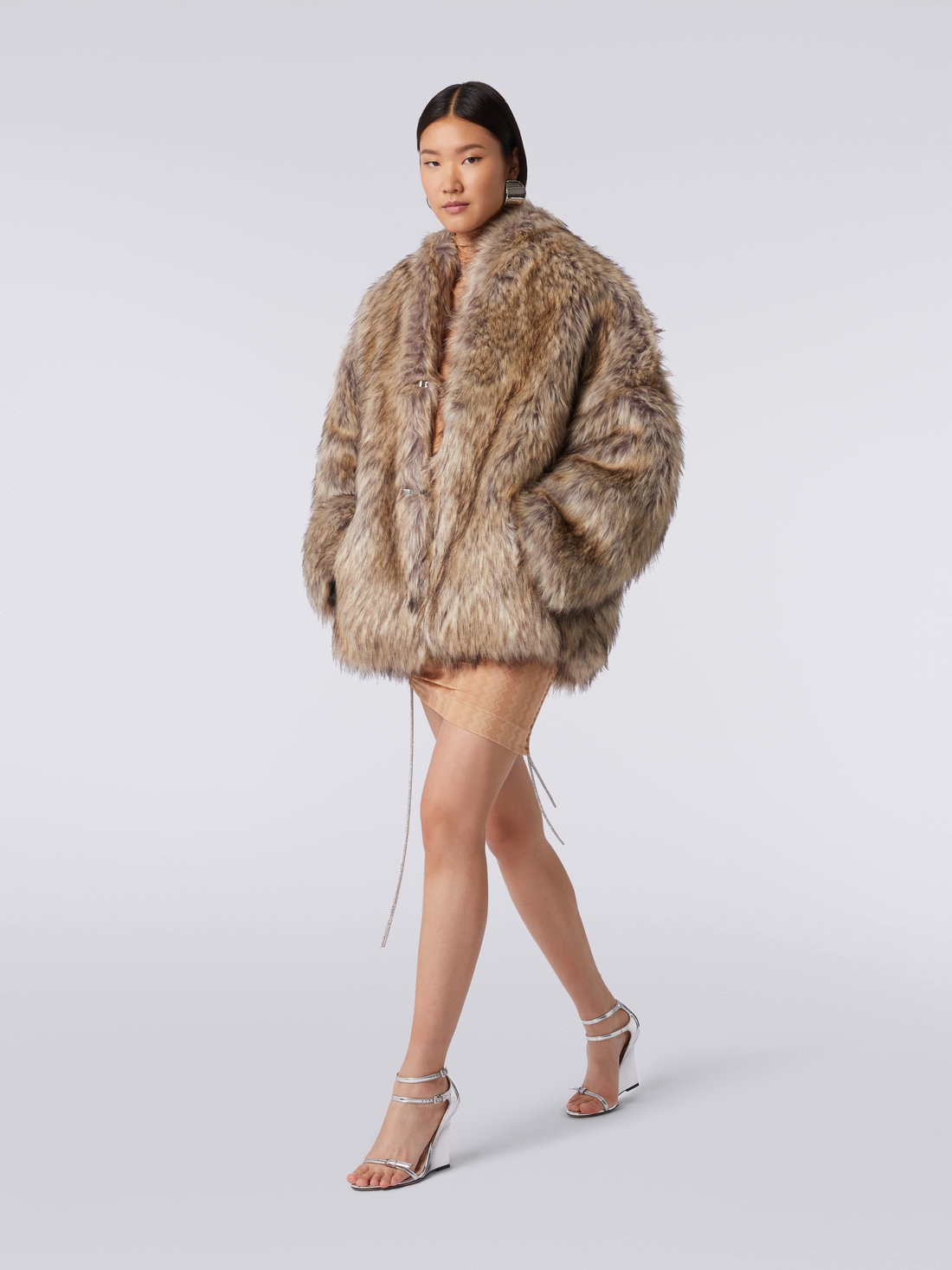 Short faux fur coat, Multicoloured  - DS23WC0XBW00QRS80BF - 2