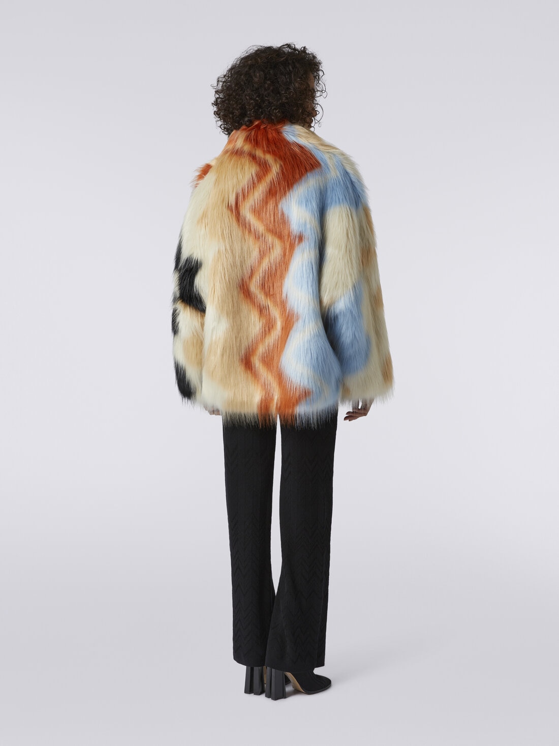 Short coat in faux fur with zigzag, Multicoloured  - DS23WC1HBW00PZSM958 - 3