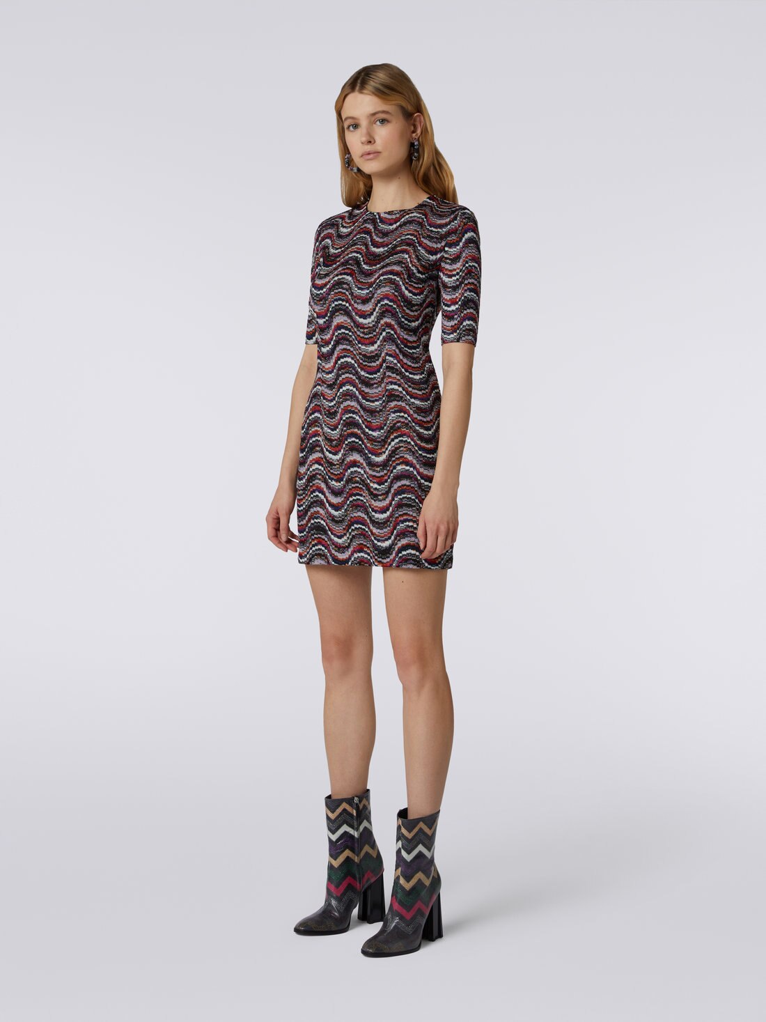 Miniabito girocollo in viscosa a onde con lurex, Multicolore  - DS23WG31BR00NQSM8WF - 2