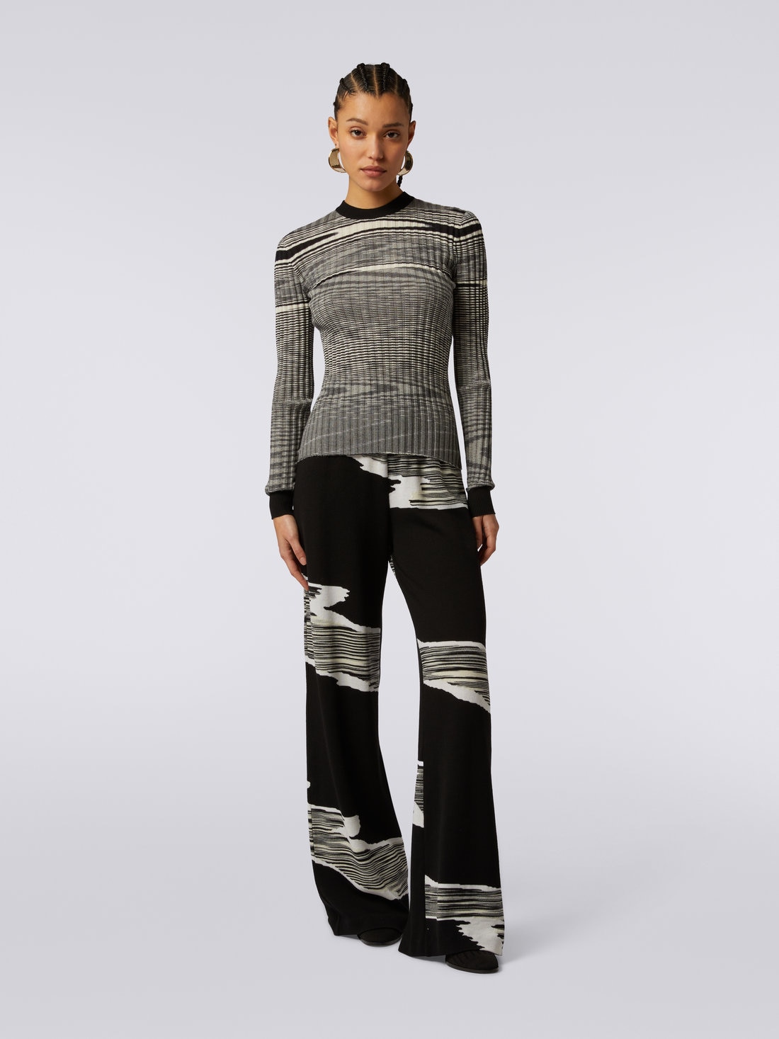 Crew-neck narrow-ribbed pullover in cashmere and silk , Black & White - DS23WN0GBK026QF9001 - 1