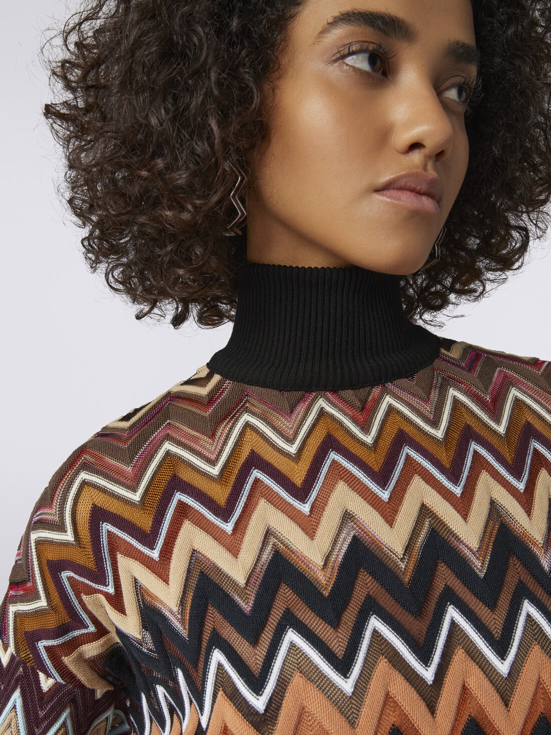 Pullover a collo alto oversize in misto lana chevron , Multicolore  - DS23WN2LBR00NOSM942 - 4