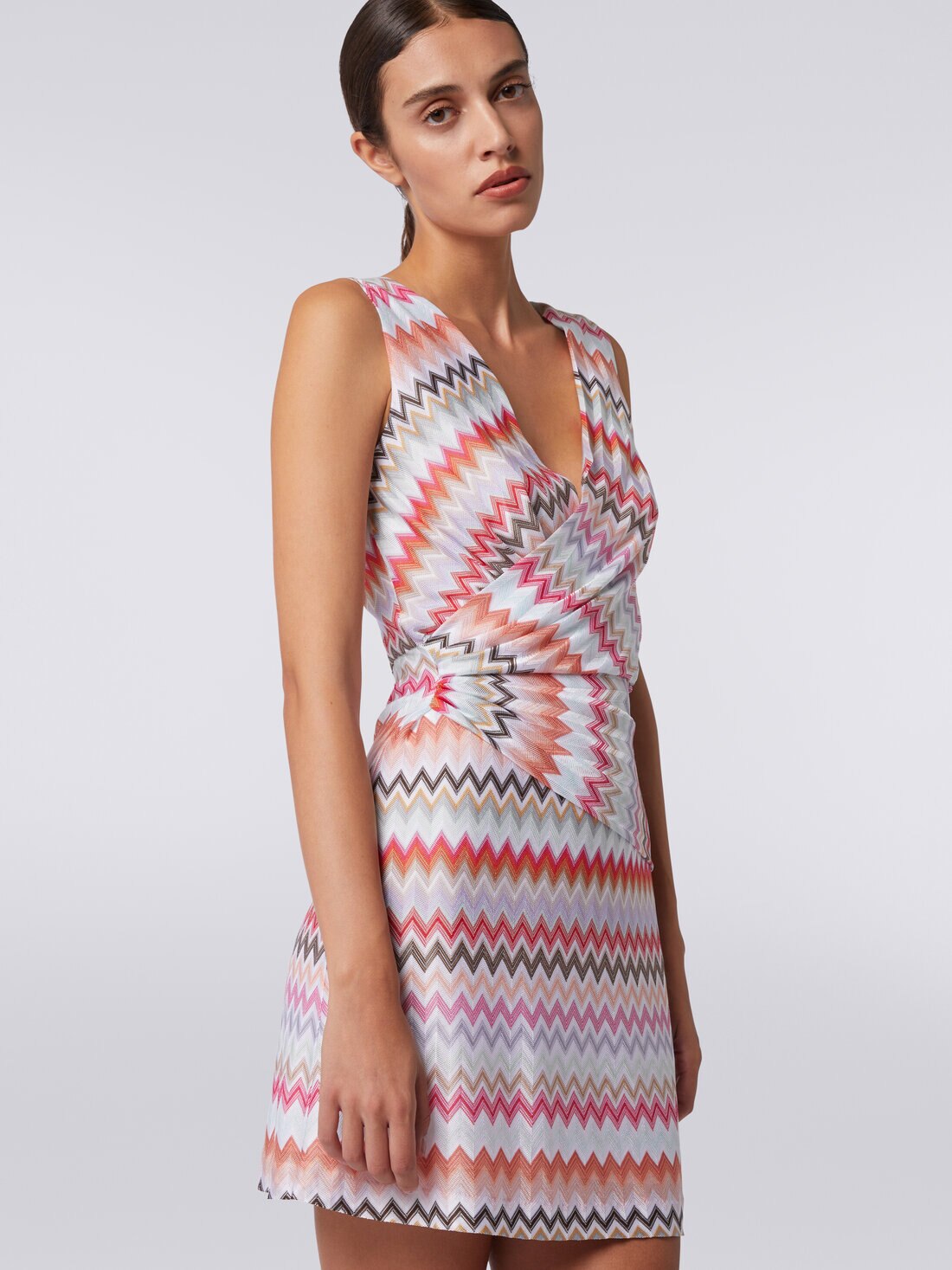 V-neck minidress in zigzag viscose and cotton, Multicoloured  - DS24SG1LBR00UMSM96Q - 4