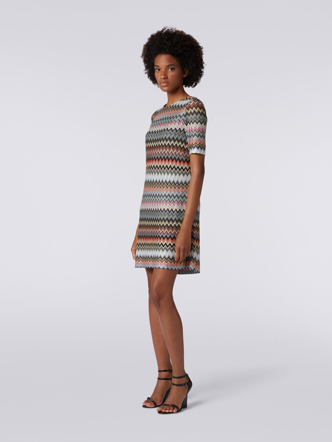 Short-sleeved dress in zigzag viscose and cotton , Multicoloured  - DS24SG29BR00UMSM96P - 2