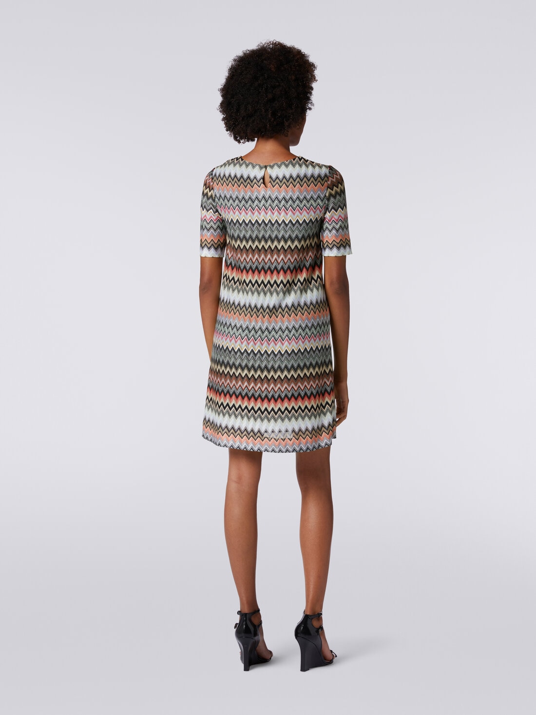 Short-sleeved dress in zigzag viscose and cotton , Multicoloured  - DS24SG29BR00UMSM96P - 3