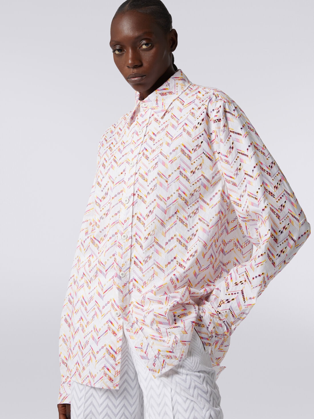 Cotton poplin shirt with eyelet lace, Multicoloured  - DS24SJ0EBW00SVSM9DW - 4