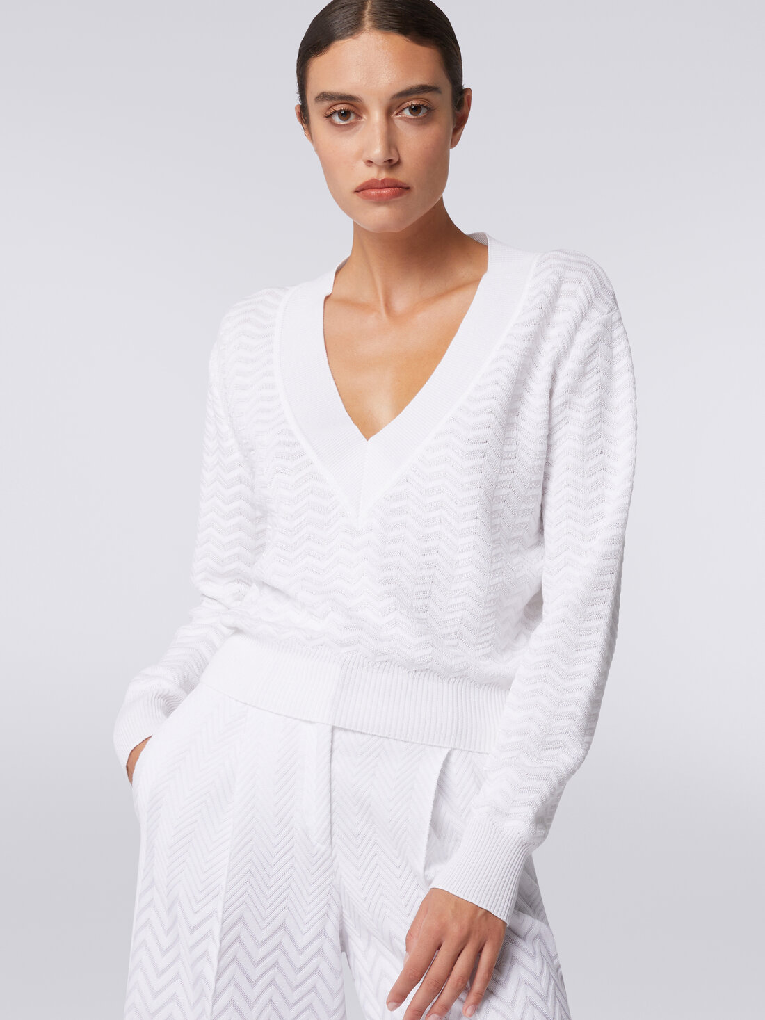 Pull avec encolure en V en mailles zig zag, Blanc  - DS24SN0FBK033W14001 - 4