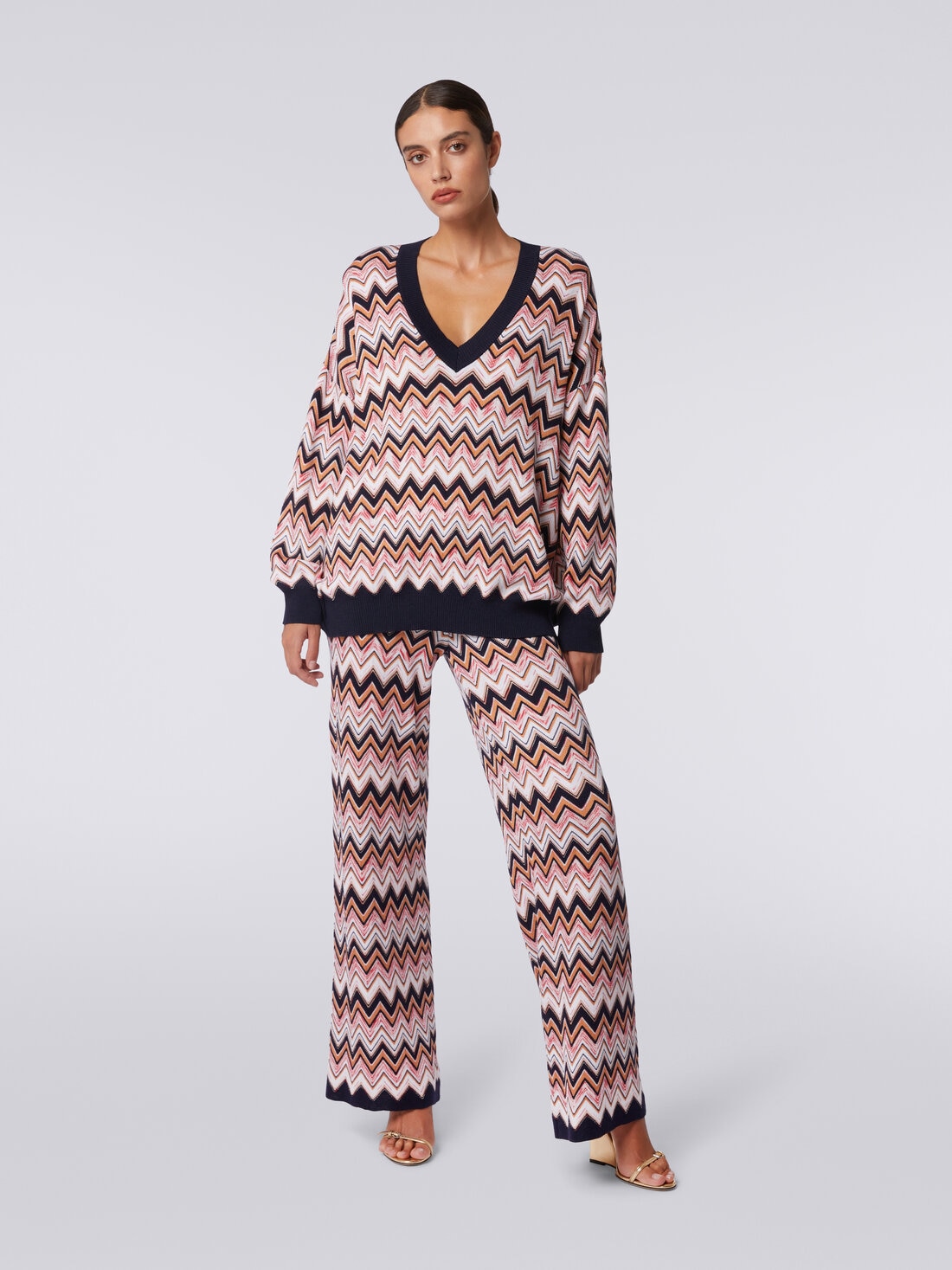 Oversized zigzag jumper with contrasting trim, Multicoloured  - DS24SN0PBK034ESM9AL - 1