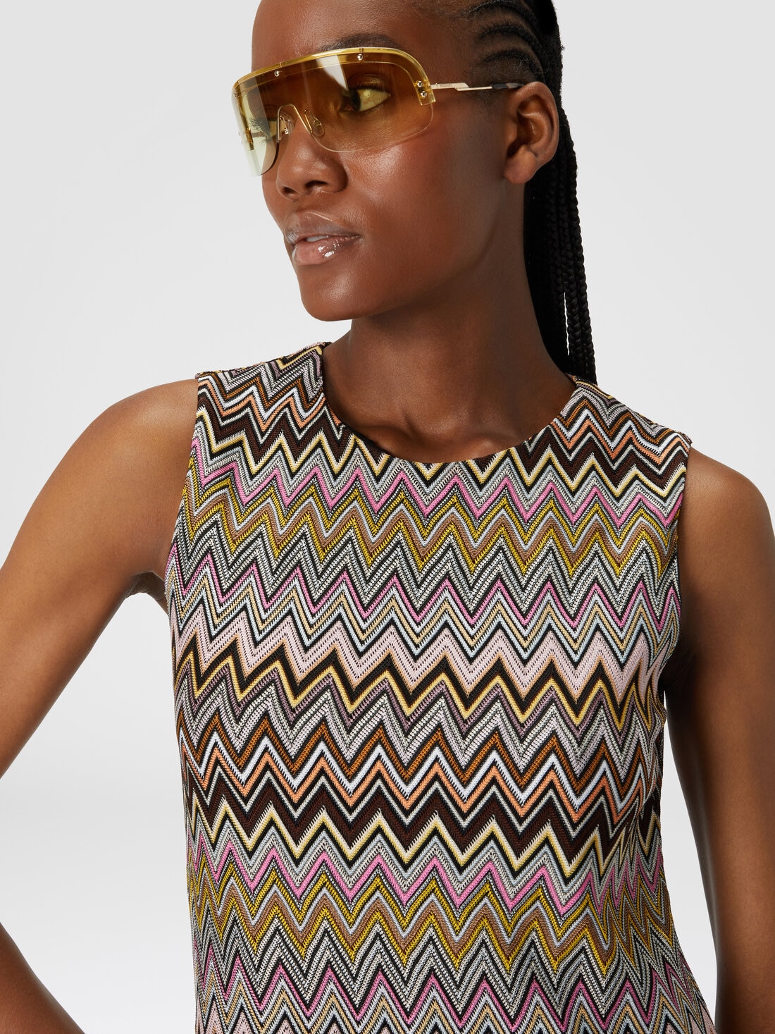 Sleeveless zig zag viscose mini-dress, Multicoloured  - DS24WG0WBR00YESM9EJ - 4