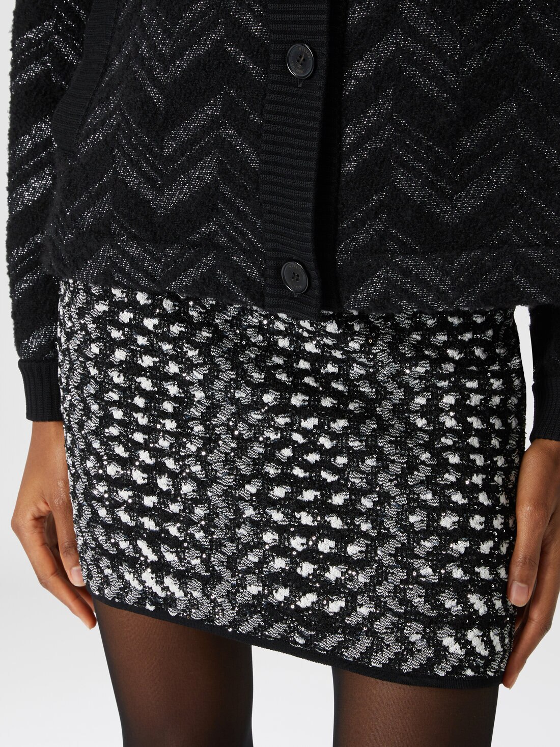 Miniskirt with lamé embossed zigzag, Black    - DS24WH0UBK040HS91KG - 4