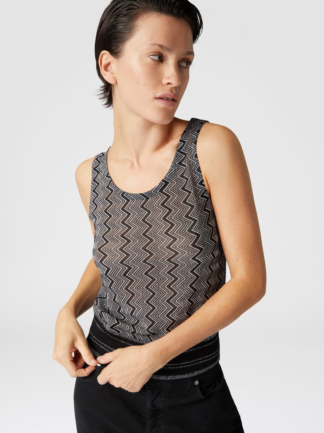Top with zig zag lamé motif, Black & Silver - 8053147202105 - 3