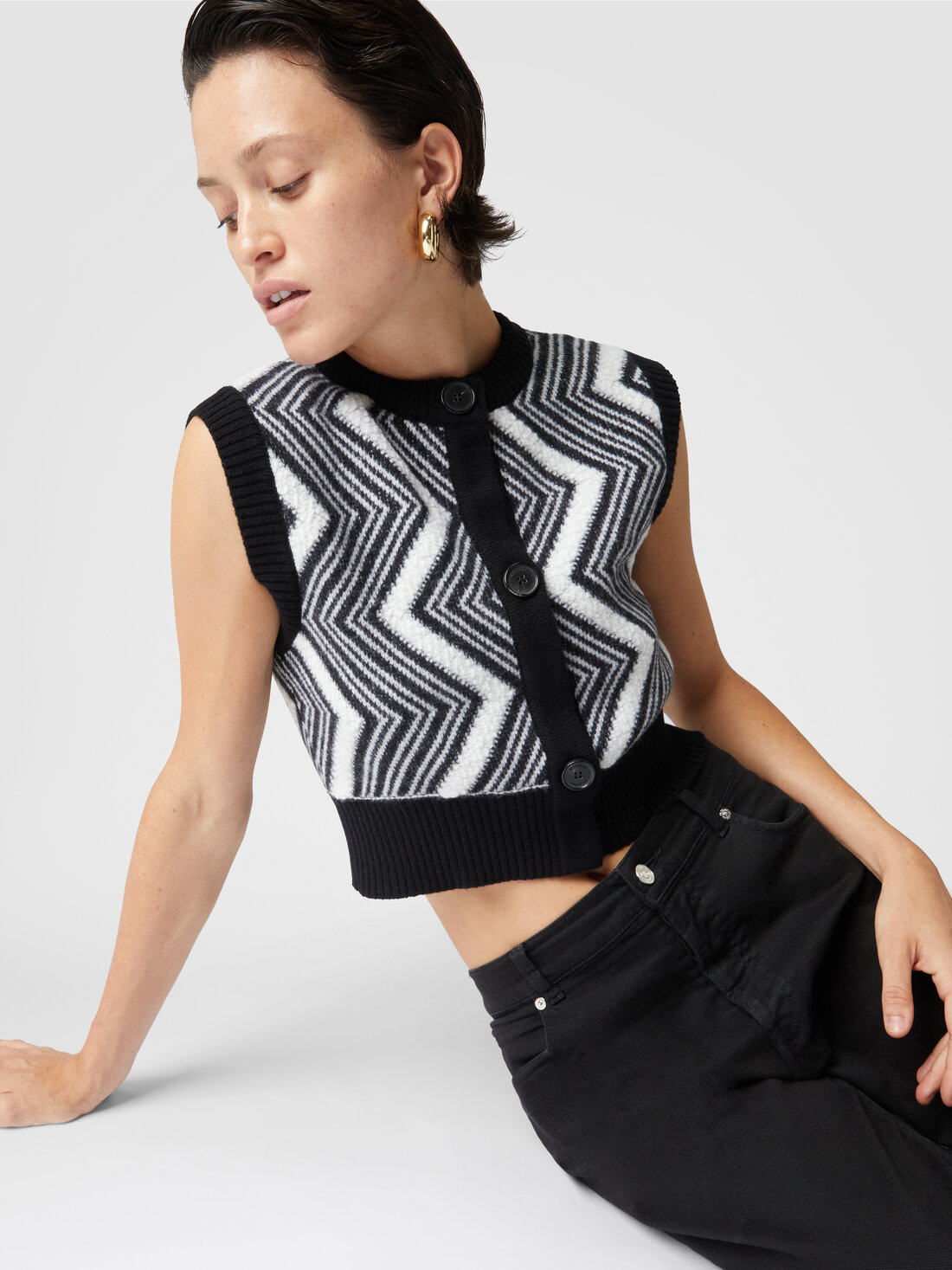 Wool bolero with buttons and terrycloth stitch chevron, Black & White - DS24WN21BK041LS91LR - 4