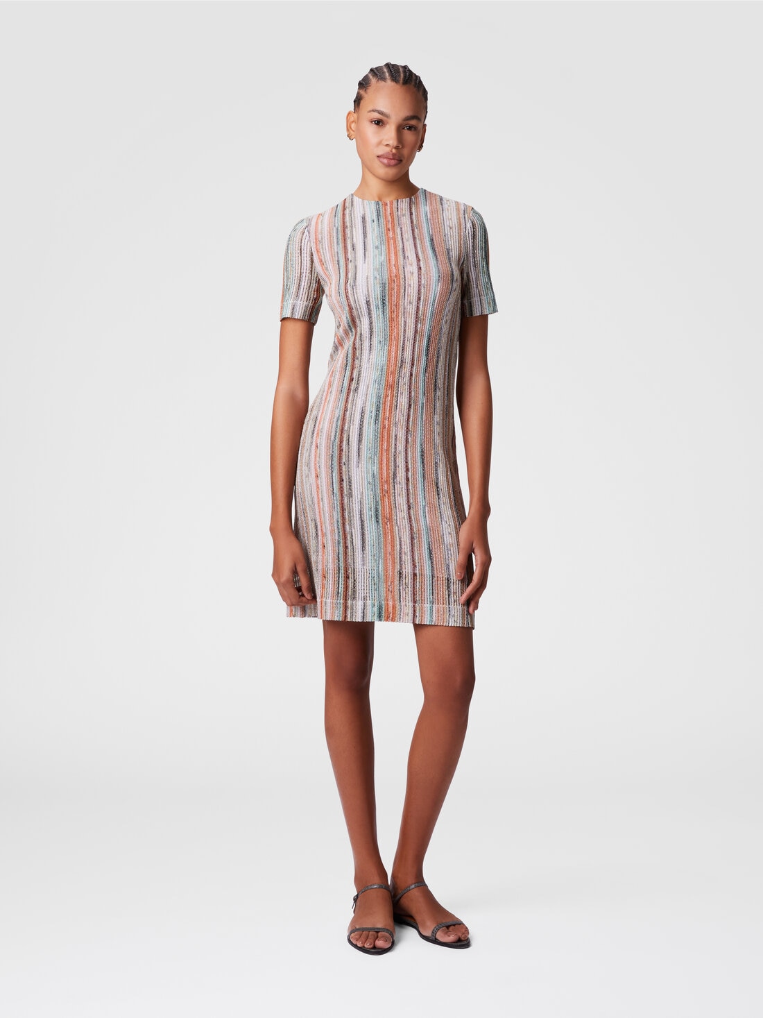 Minivestido de manga corta en viscosa flameada lamé a rayas, Multicolor  - DS25SG1HBR002HSM9KR - 1