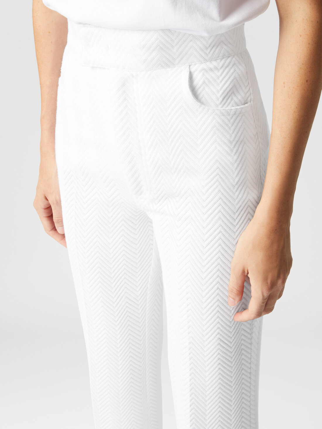 Classic trousers in cotton and zigzag viscose with cropped hem, White  - DS25SI01BR00JC10601 - 4
