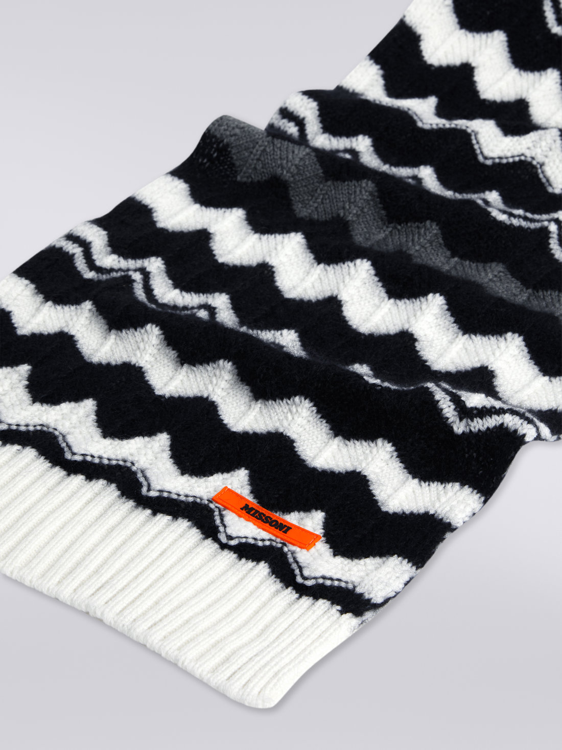 Wool zigzag scarf, Black & White - KS23WS0GBV00E3SM92O - 1