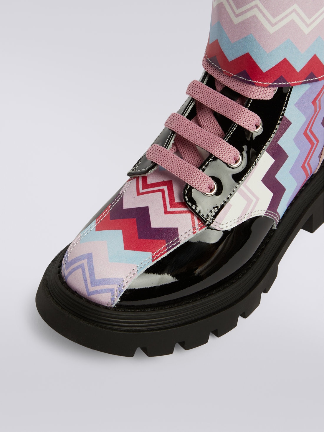 Zigzag print boots with paint inserts, Multicoloured  - KS23WY00BV00E0SM96I - 3