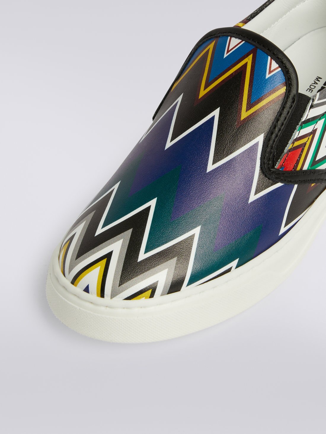 Slip-on trainers with zigzag print, Multicoloured  - KS23WY01BV00E3SM927 - 3