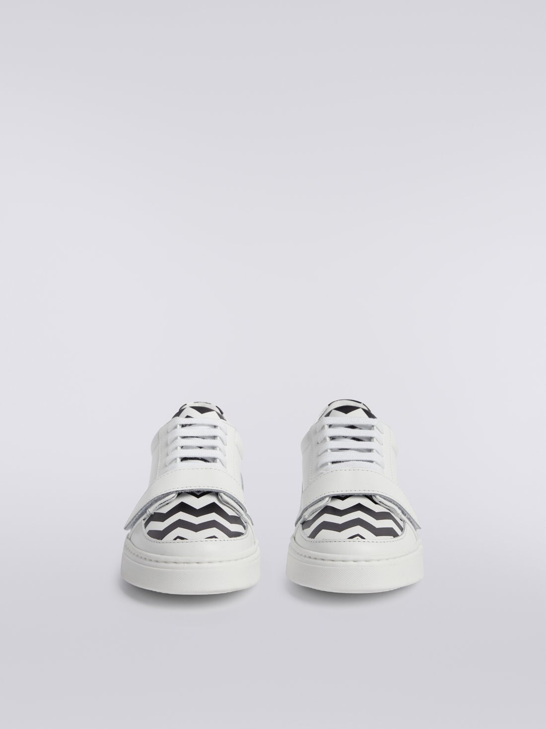 Trainers with zigzag pattern, Black & White - 8053147038445 - 2