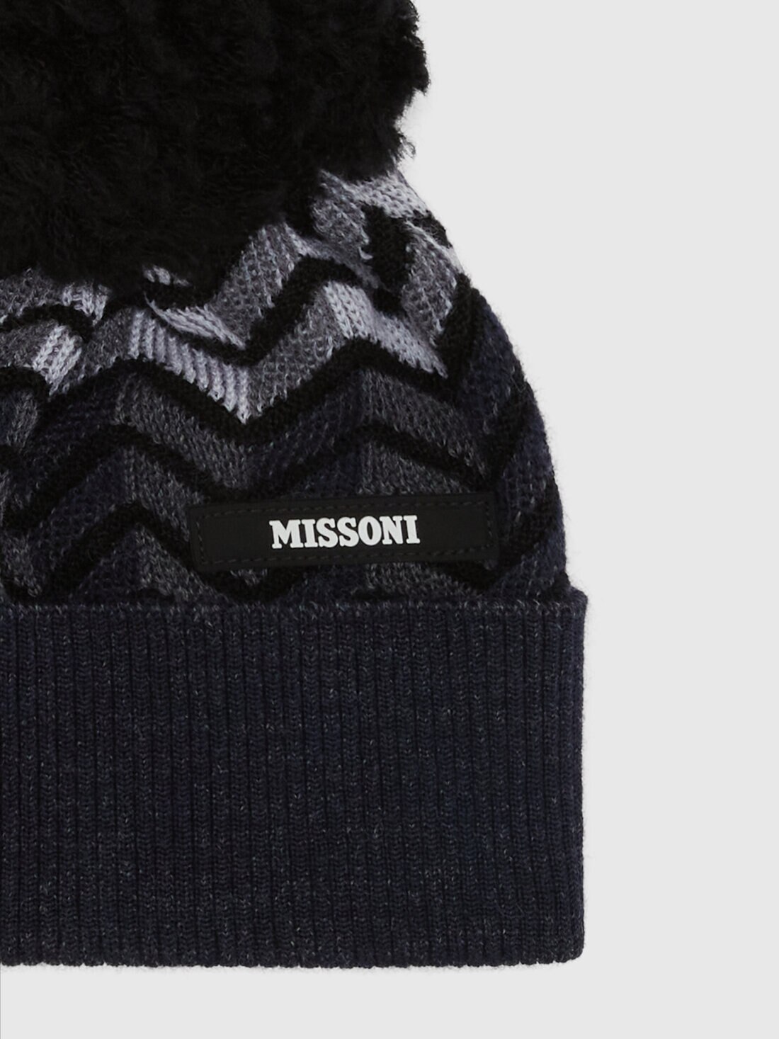 Zig zag virgin wool hat with logo and pom pom, Black & Grey - KS24WS02BV00GWS91O9 - 2