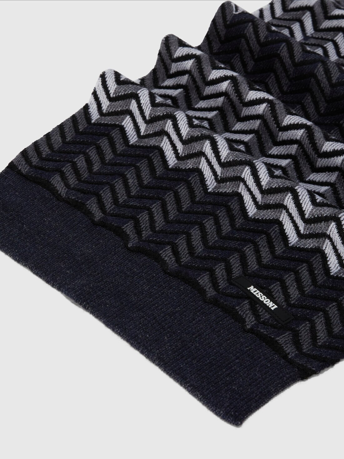 Zig zag virgin wool scarf with logo, Black & Grey - KS24WS06BV00GWS91O9 - 1