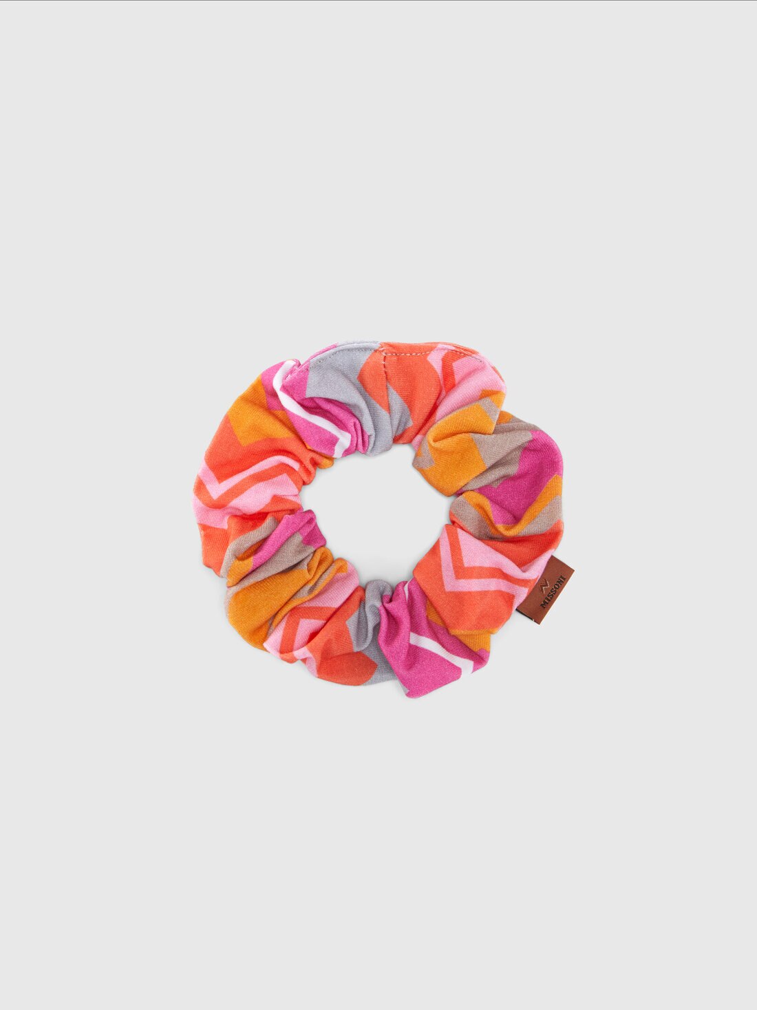 Zick-Zack-Scrunchie aus Baumwolle mit Logo-Etikett, Fuchsia & Rot - 8053147473642 - 0