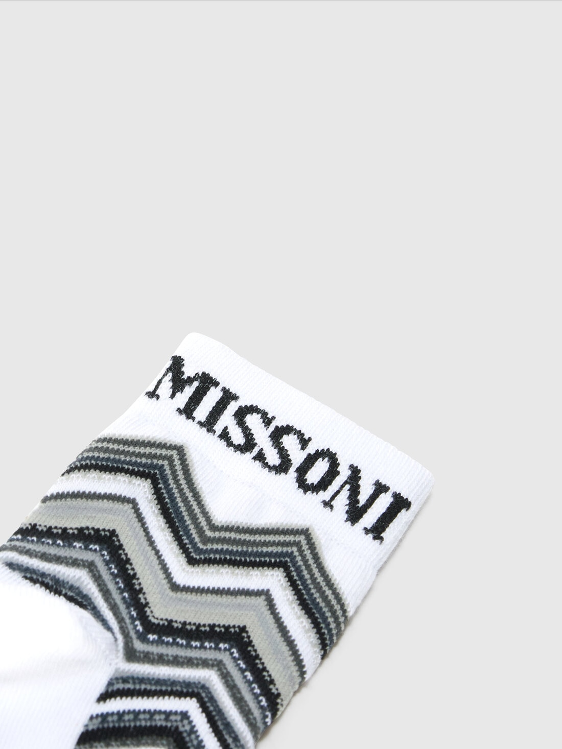 Short socks in zig zag cotton blend with logo, Black & Multicoloured  - KS24WS09BV00GWS91OA - 2