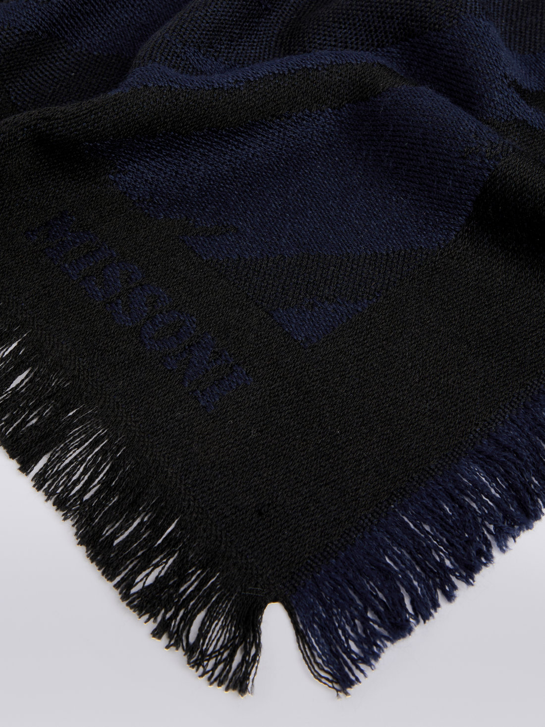 Slub wool shawl with frayed edges, Multicoloured  - 8053147023311 - 1
