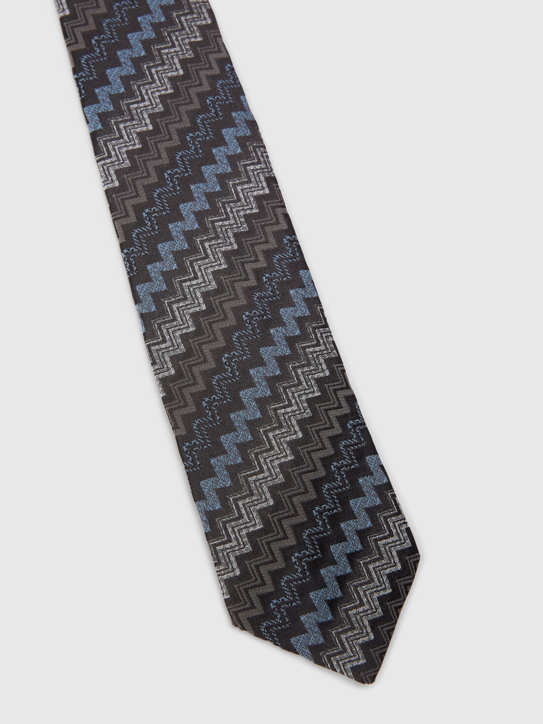 Silk tie with zigzag pattern, Multicoloured  - 8053147141923 - 1