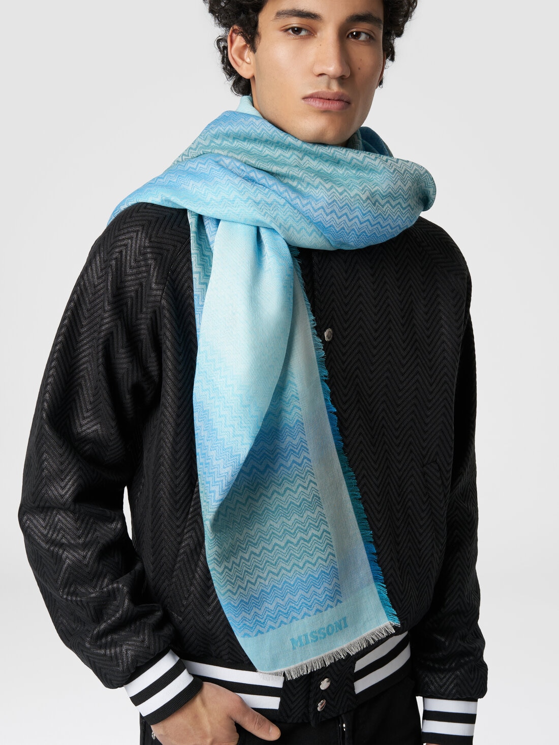 Cotton foulard scarf with zigzag pattern and fringed edges, Multicoloured  - 8053147142081 - 2