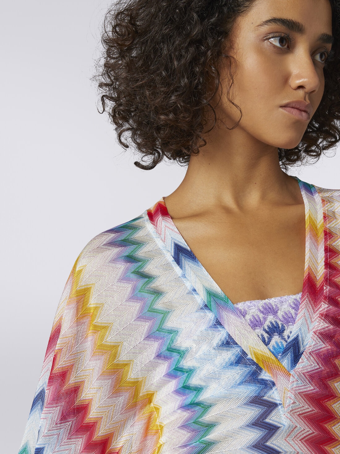 Short cover up kaftan in zigzag viscose with lurex, Multicoloured  - MC23SQ03BR00TFSM99G - 4