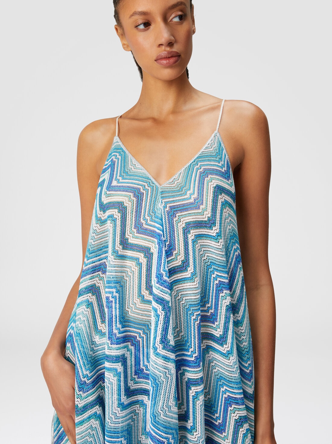 Long cover-up with neck scarf cut in chevron crochet lamé, Blue - MS24SQ0DBR00XKS72G5 - 4