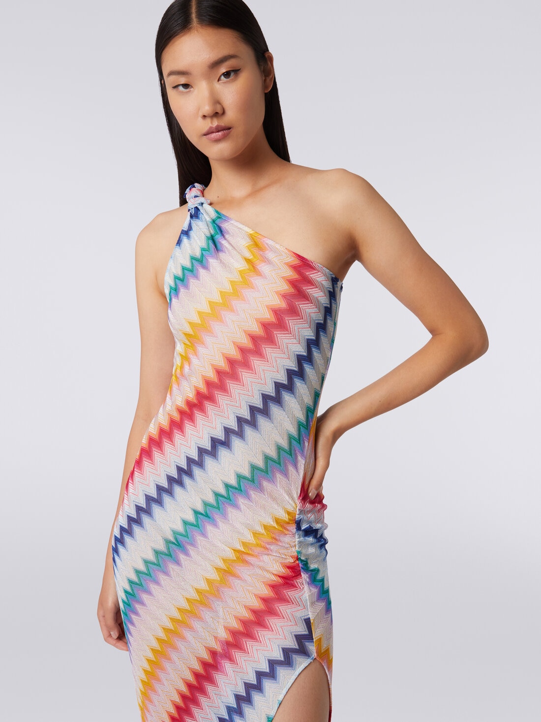 Long one-shoulder cover up with zigzag print, Multicoloured  - 4