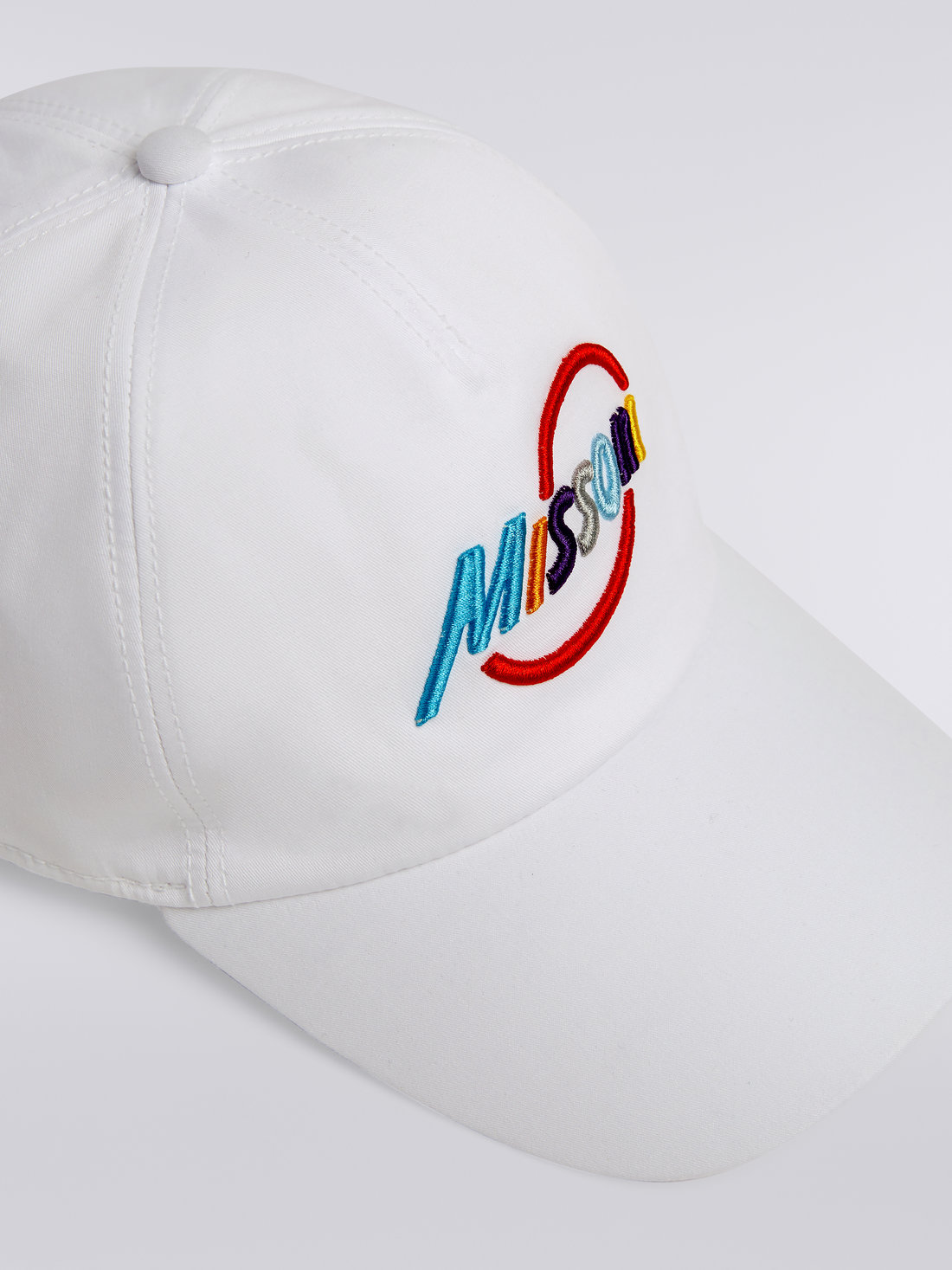 Cotton visor hat with multicoloured logo lettering, White  - 8051575776939 - 2