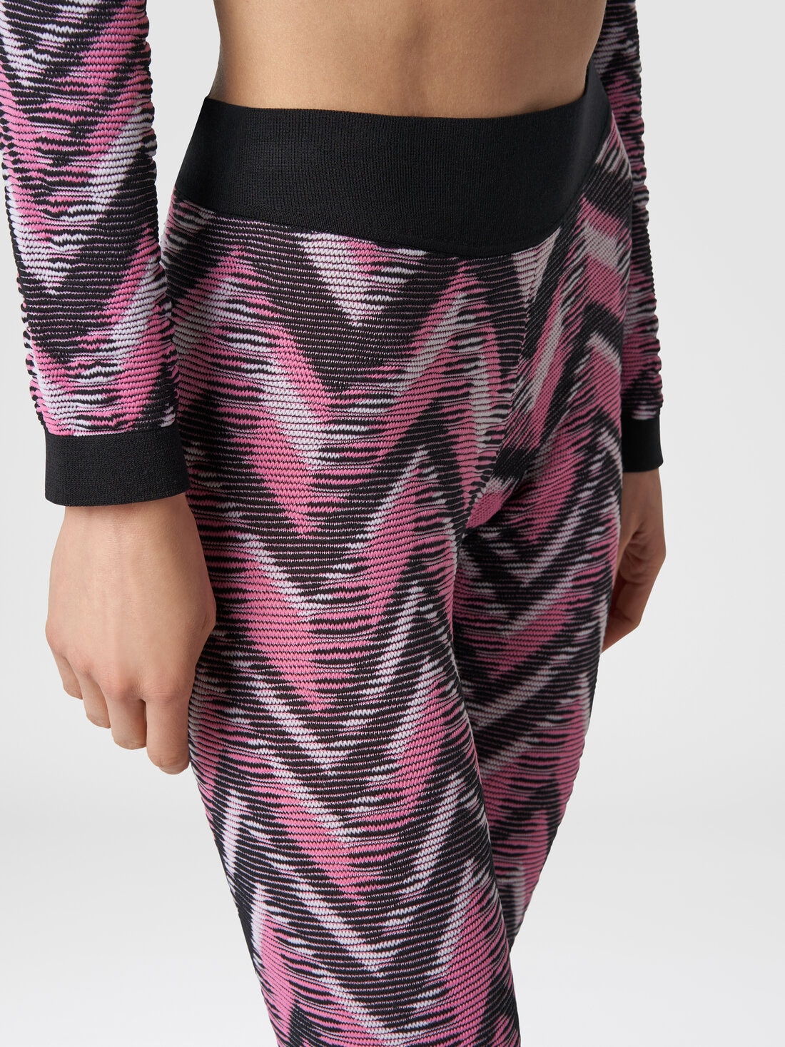 Leggings in maglia chevron con logo, Multicolore  - SS24SI0ABK035YSM9BD - 4