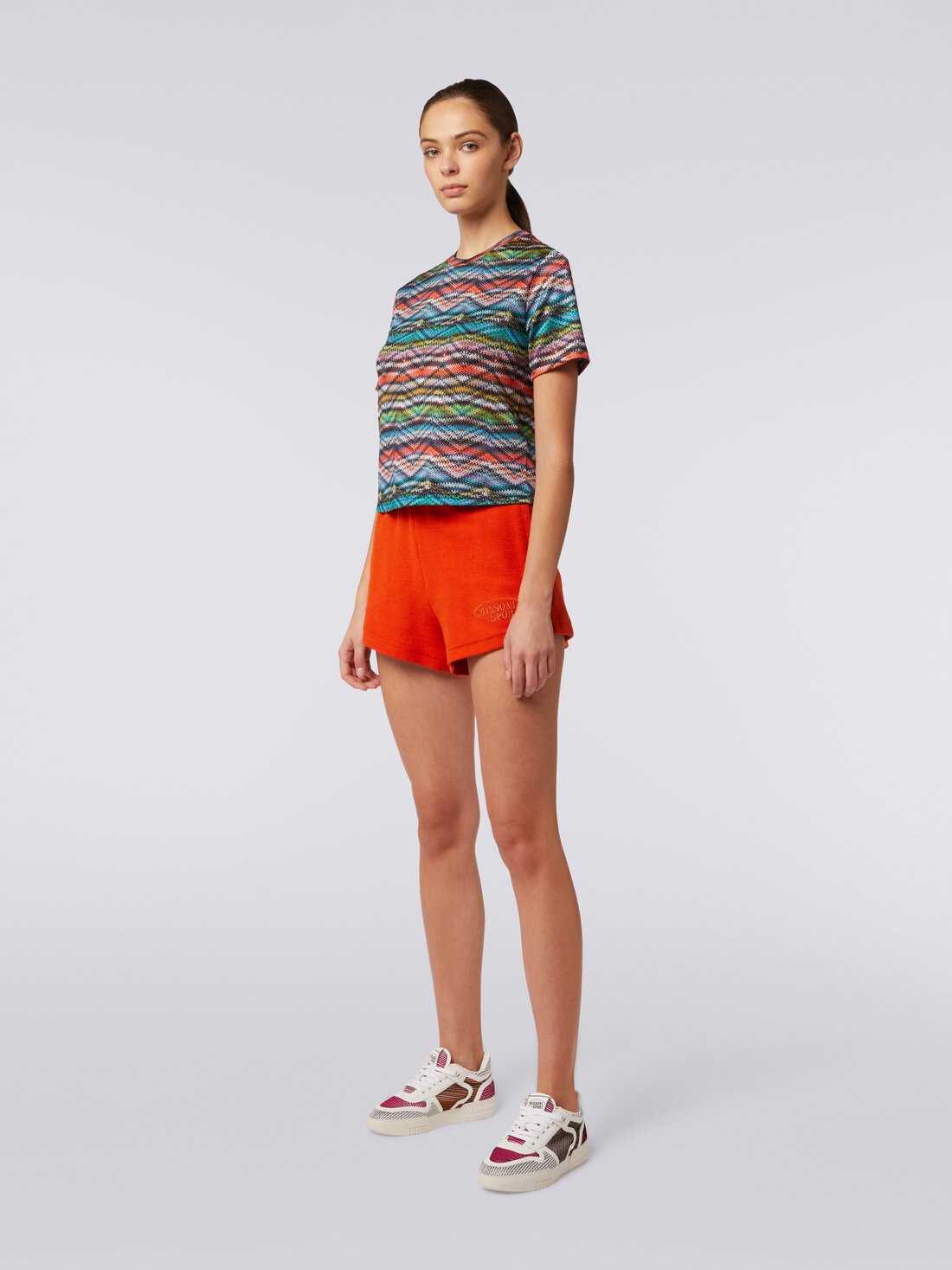 T-shirt in nylon stretch stampato, Multicolore  - SS24SL04BJ00IWSM9AA - 2