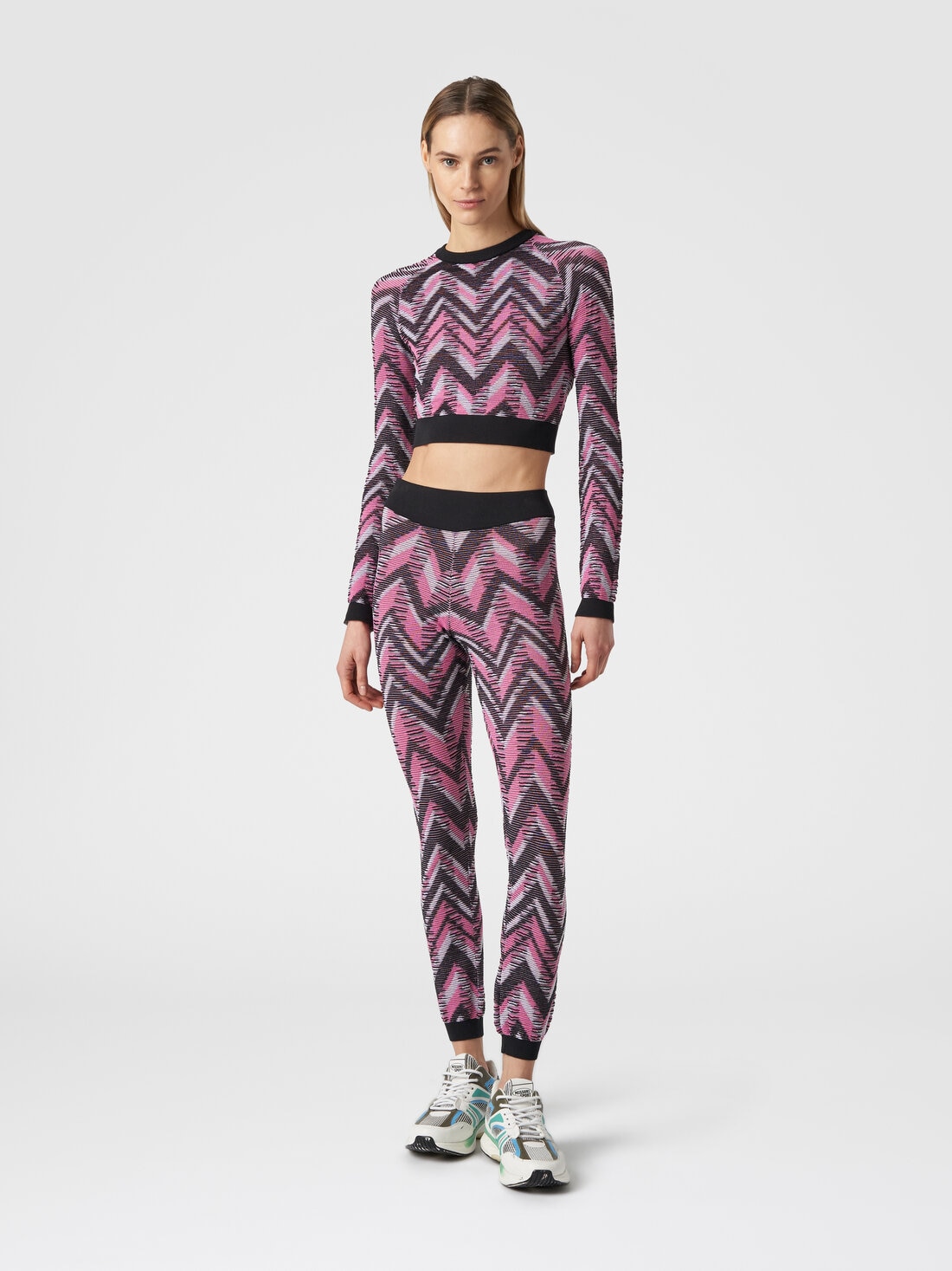 Crop top a maniche lunghe in maglia chevron con logo, Multicolore  - SS24SN03BK035YSM9BD - 1