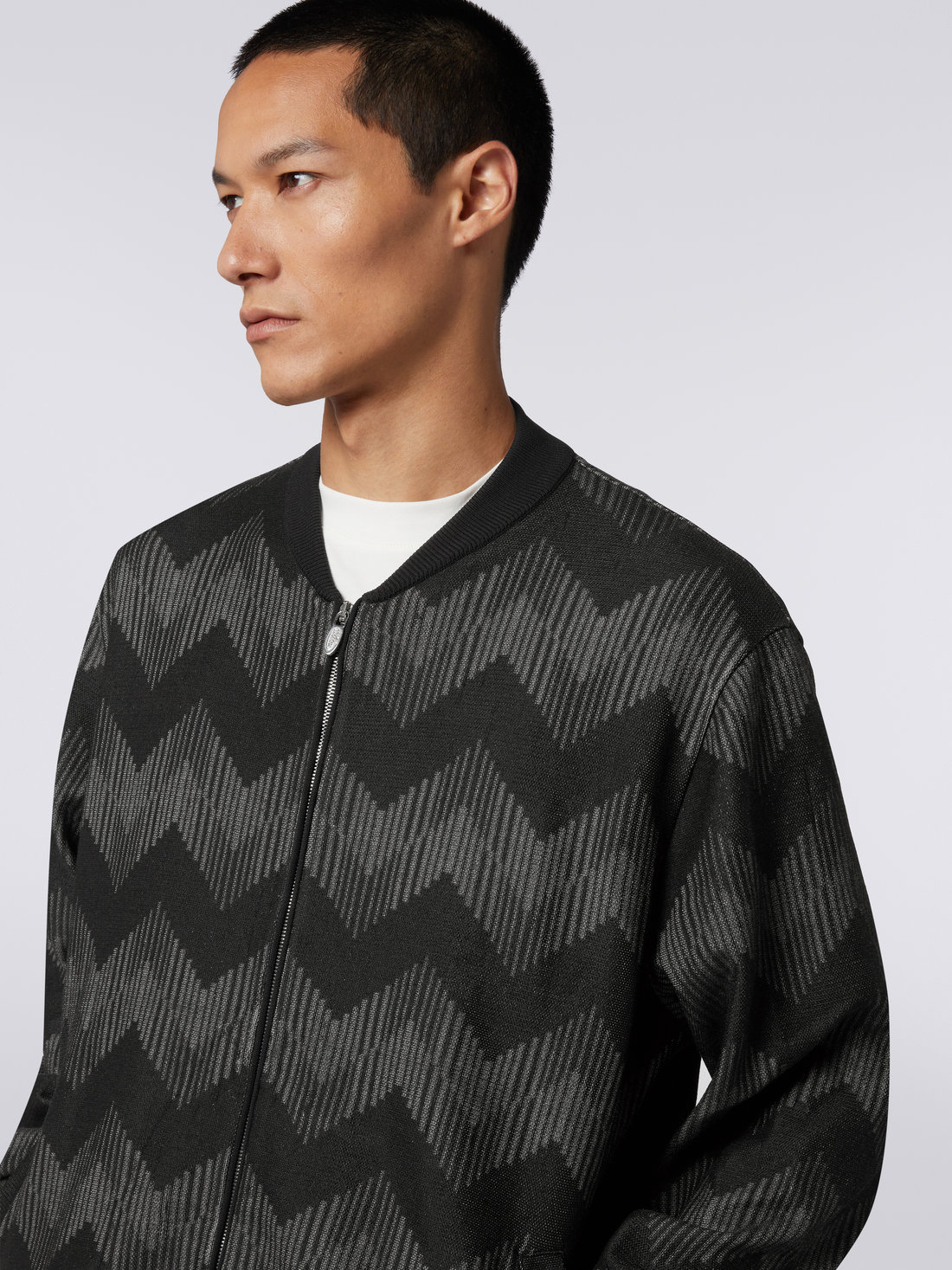 Cotton blend zigzag bomber jacket in collaboration with Mike Maignan, Black & White - TS23SC04BK031NS91IB - 4