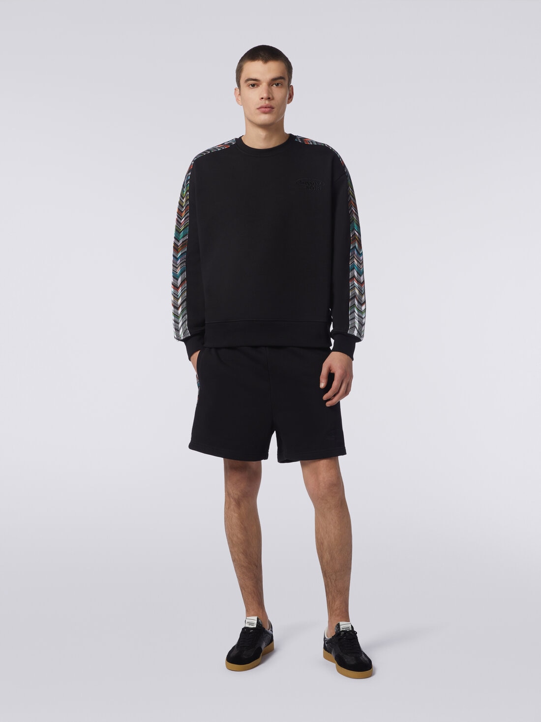 Short en sweat avec logo et bandes latérales en mailles, Noir    - TS24SI01BJ00JVS91J4 - 1