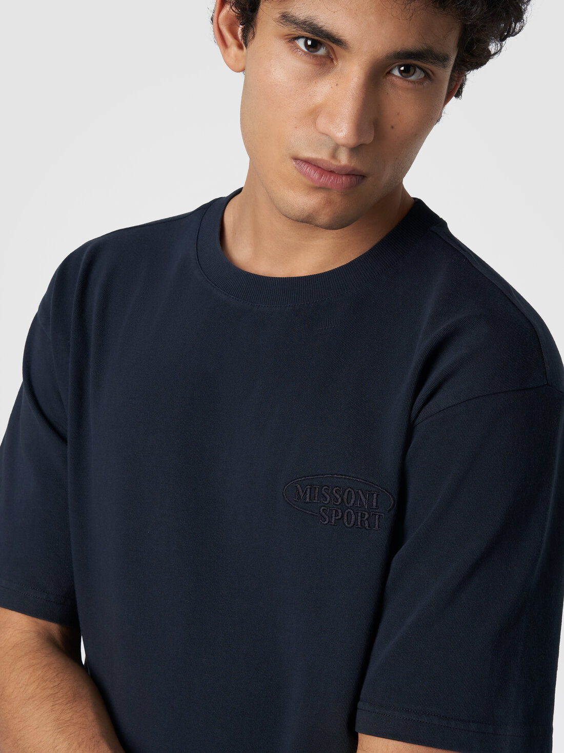 Baumwoll-T-Shirt mit Rundhalsausschnitt und Logo, Marineblau  - TS24SL00BJ00GYS72EU - 4