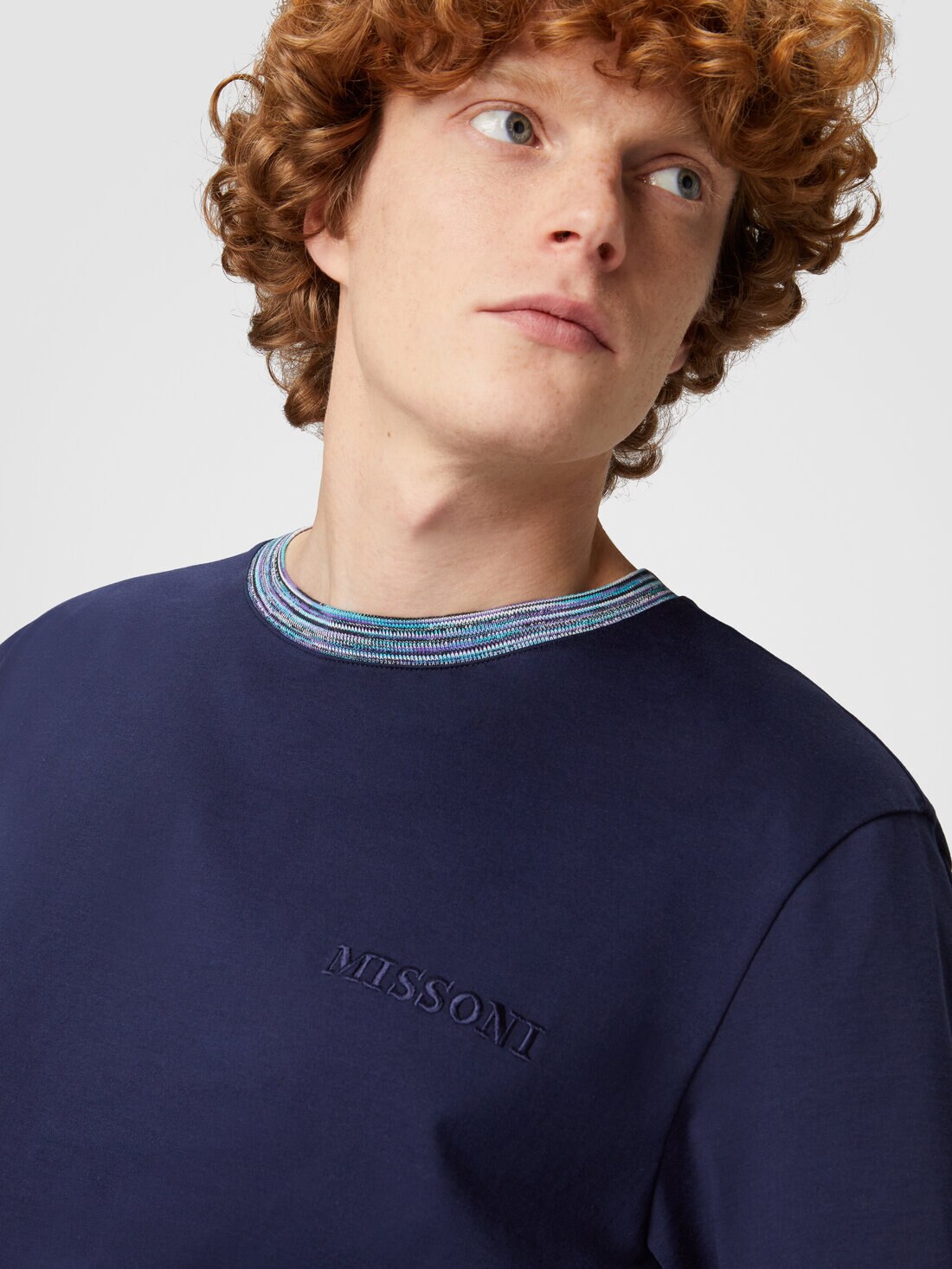 T-shirt en coton à col ras du cou avec détails contrastés et logo inscrit, Bleu & Multicolore  - UC22SL01BJ0002S72G3 - 4