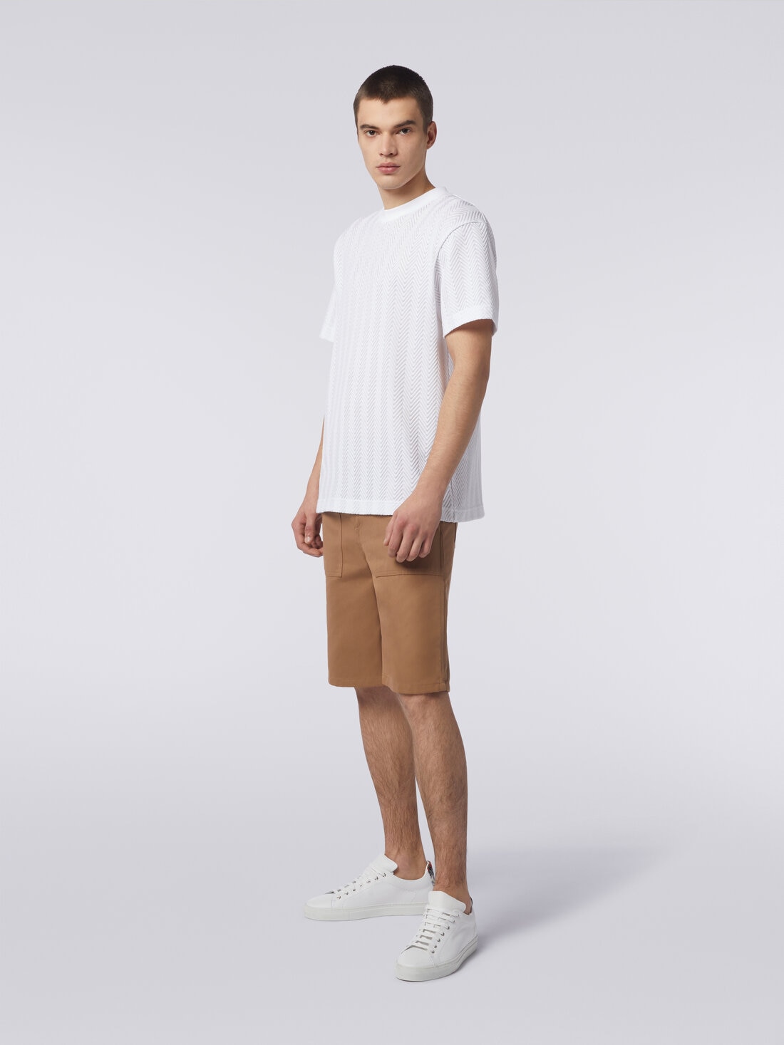 T-shirt à col ras du cou en coton et viscose à chevrons, Blanc  - UC24SL00BR00JC10601 - 2