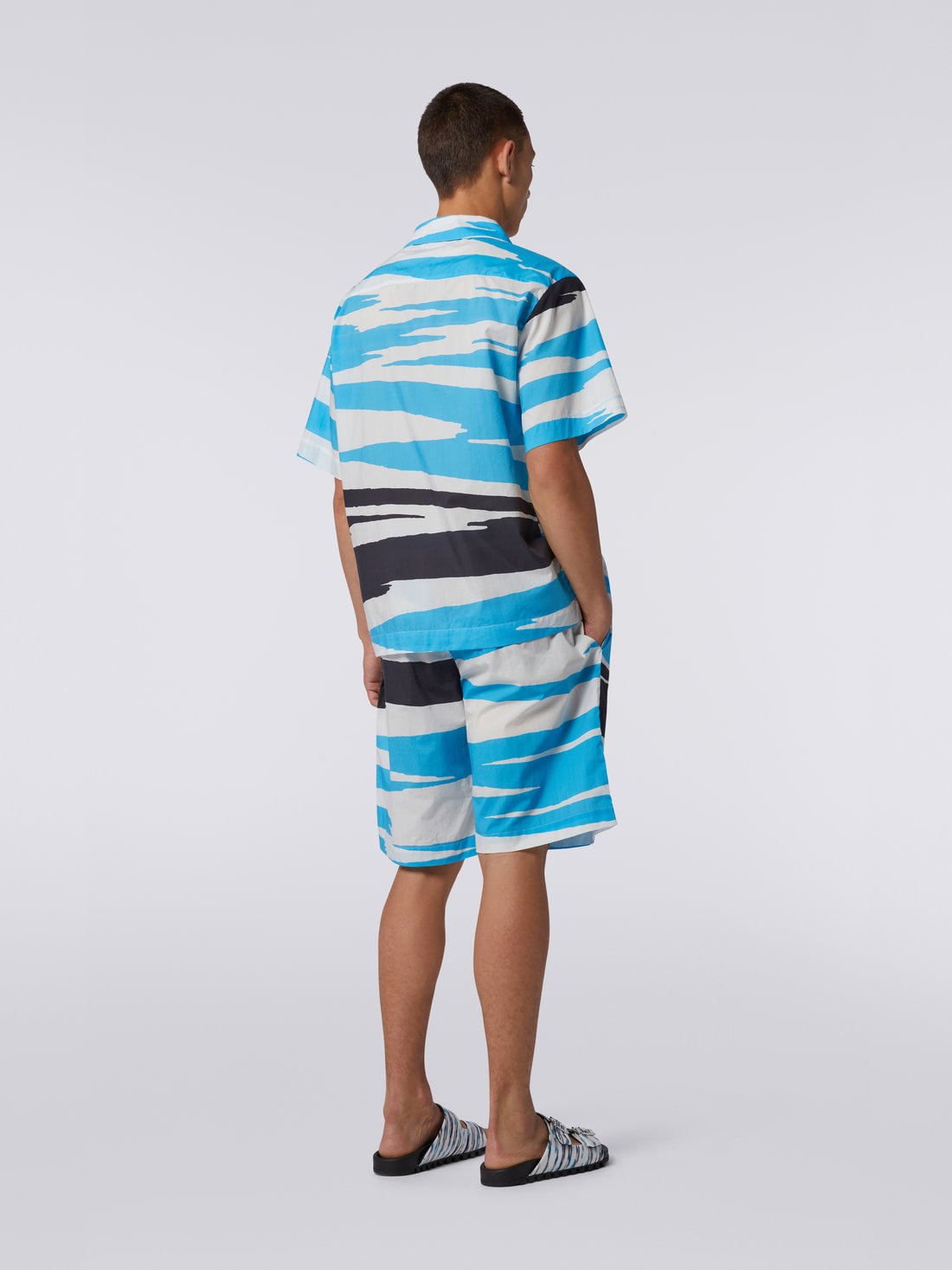 Cotton Bermuda shorts with slub print, Multicoloured - US23SI0CBW00MGS728Y - 3