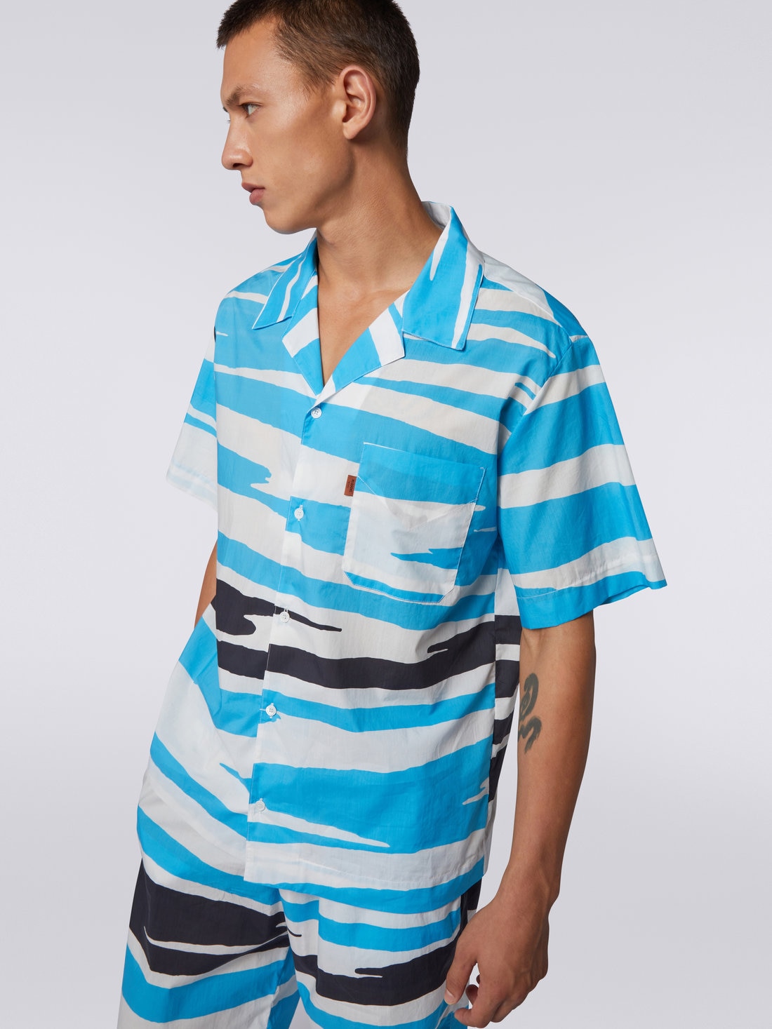 Kurzärmeliges Baumwollhemd im Bowling-Stil, Mehrfarbig  - US23SJ0RBW00MGS728Y - 4