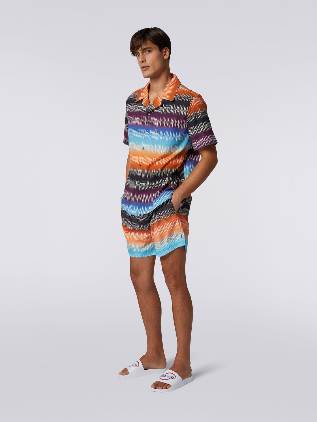 Short-sleeved cotton bowling shirt with zigzag print, Multicoloured  - US23SJ0SBW00N9S72AD - 2